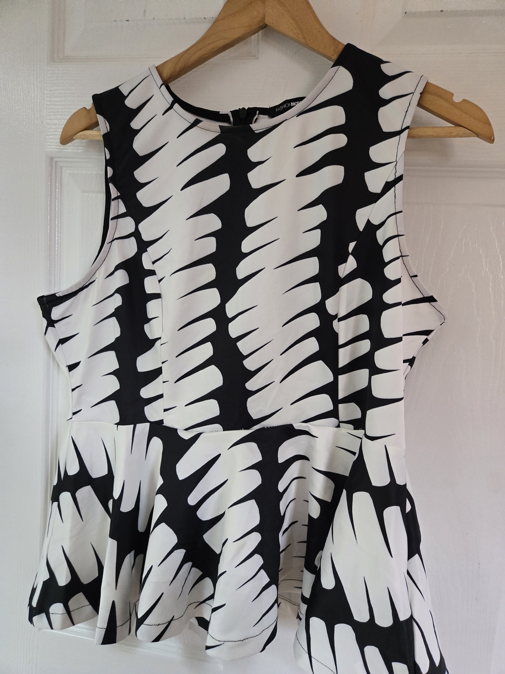 Fashion Nova Black & White Graphic Peplum Top 1X